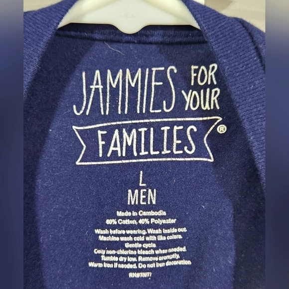 🌸 3/$25 🌸 Mens Christmas Pajama Top Size L - Picture 3 of 3